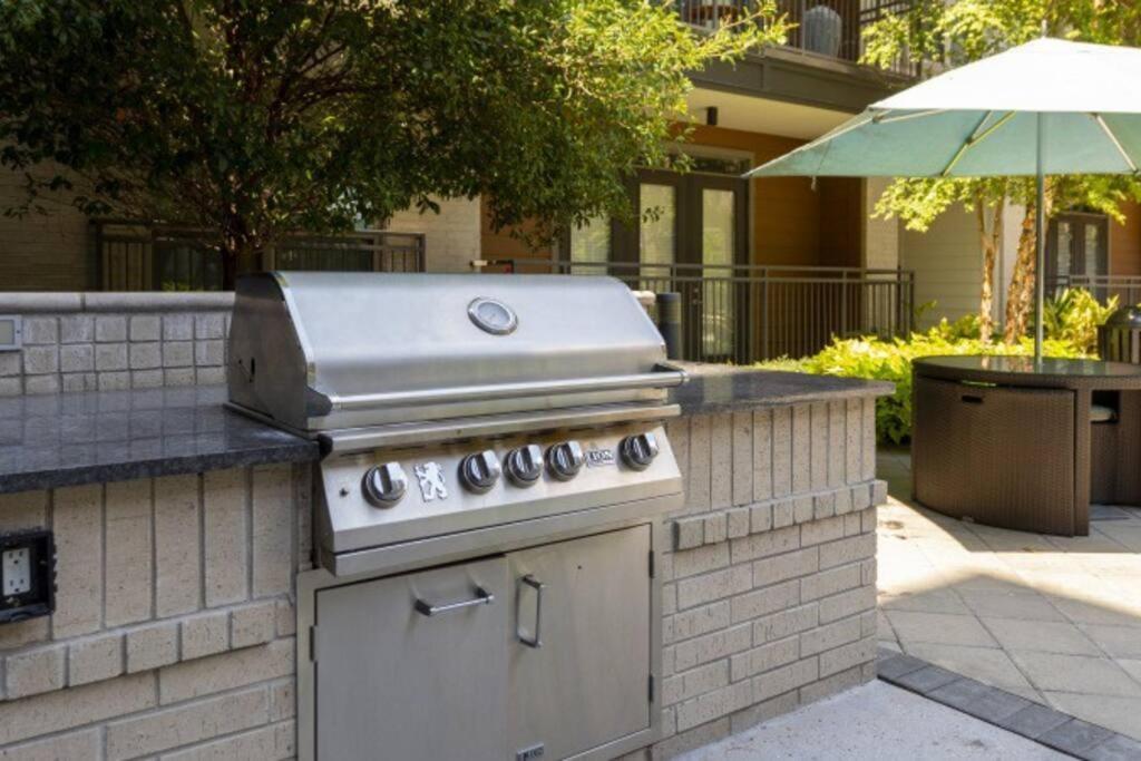 Penthouse Cool-Oasis-In-Houston-Rental Car Available-View-Great-Sleep Exteriör bild